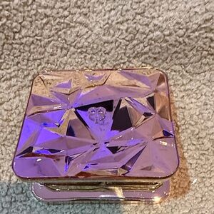 Cle de peau - the luminizing face enhancer 22 shooting star - new!